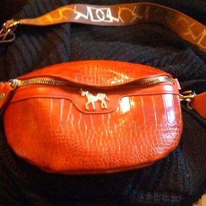 Cross body purse